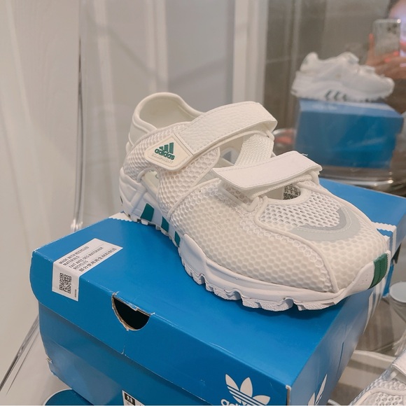 NWT Brand new 💚 Adidas Originals EQT93 Sandals Sneakers Unisex GZ7199 - Picture 3 of 9